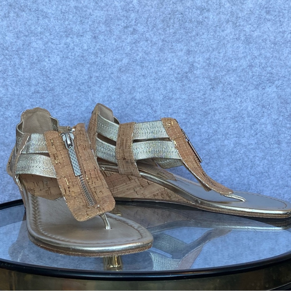 D16 Donald J Pliner Dori wedge sandals cork metallic 7.5N - Picture 13 of 14